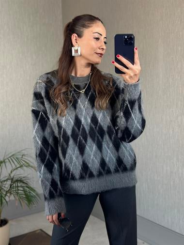 Gri Siyah Bisiklet Yaka Baklava Desen Kadın Yumoş Kazak