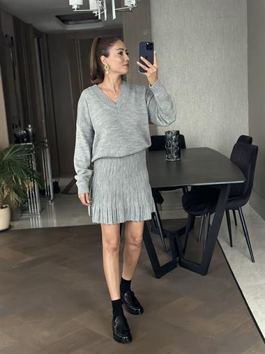 Gri V Yaka Kazak Etek Kadın Triko İkili Takım