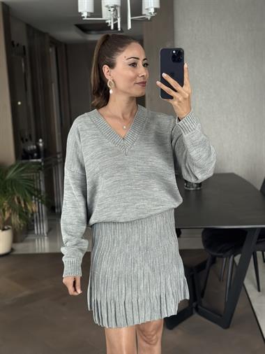 Gri V Yaka Kazak Etek Kadın Triko İkili Takım