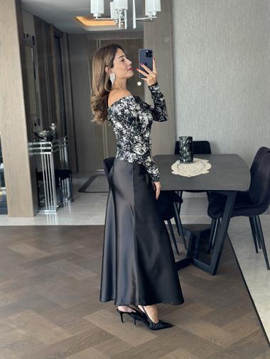 Gümüş Madonna Yaka Varak Baskılı Kadın Bluz