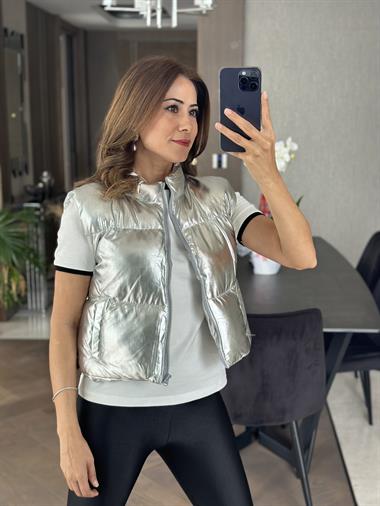 Gümüş Varaklı Fermuarlı Kadın Şişme Yelek 