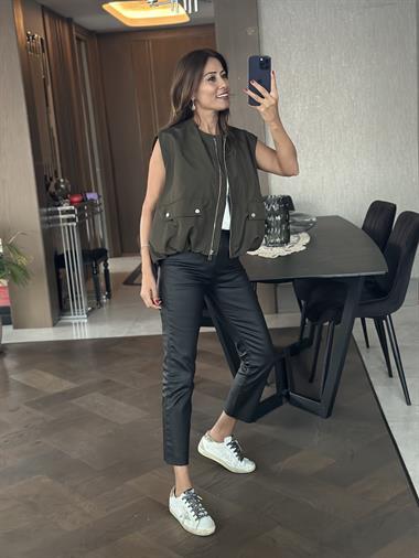 Haki Balon Model Sıfır Kol Fermuarlı Kadın Yelek