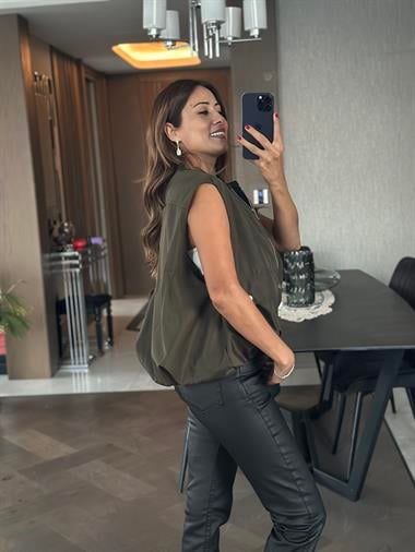 Haki Balon Model Sıfır Kol Fermuarlı Kadın Yelek