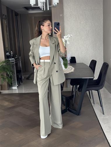 Haki  Dört Düğmeli Kruvaze Yaka Kadın Ceket