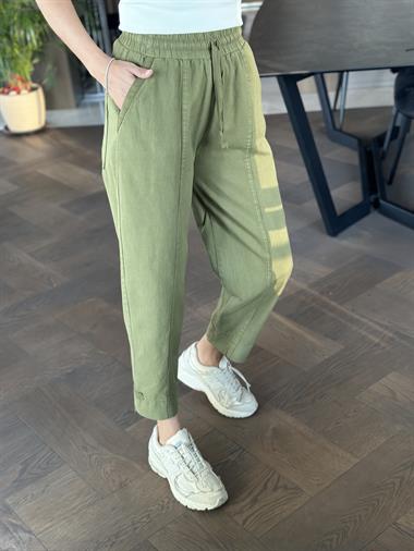 Haki Gabardin Cebi Biyeli Paçası Minik Yırtmaçlı Kadın Pantolon