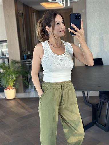 Haki Gabardin Cebi Biyeli Paçası Minik Yırtmaçlı Kadın Pantolon