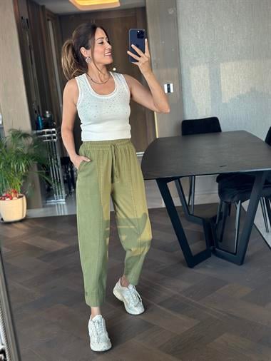 Haki Gabardin Cebi Biyeli Paçası Minik Yırtmaçlı Kadın Pantolon