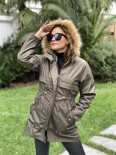 Haki Kapüşonlu İçi Kürklü Bel Ayarlanabilir Kadın Parka
