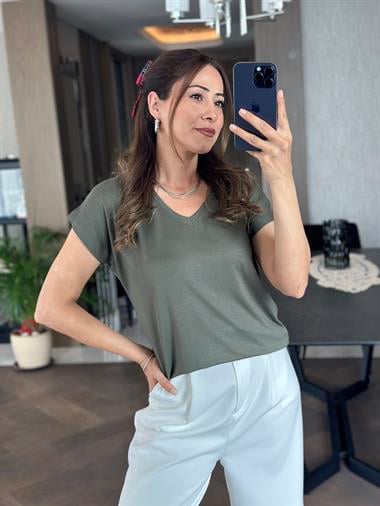 Haki V Yaka Kısa Yarasa Kol Basic Kadın T-Shirt