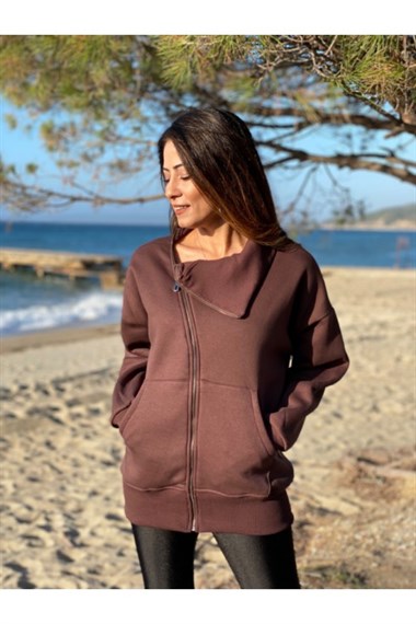 Kahve  Asimetrik Yaka Fermuarlı Sweatshirt