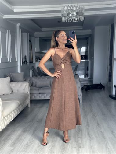 Kahverengi Ayarlanabilir İp Askılı Dekolteli Parçalı Midi Boy Kadın Elbise