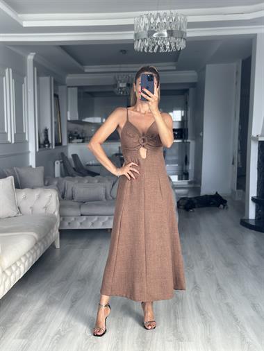 Kahverengi Ayarlanabilir İp Askılı Dekolteli Parçalı Midi Boy Kadın Elbise