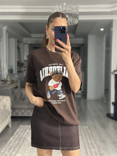 Kahverengi Ayıcık Nakışlı Bisiklet Yaka Kadın T-Shirt