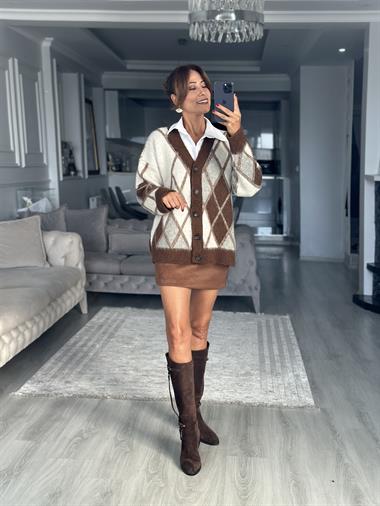 Kahverengi Baklava Desen V Yaka Şardonlu Kadın Triko Hırka 