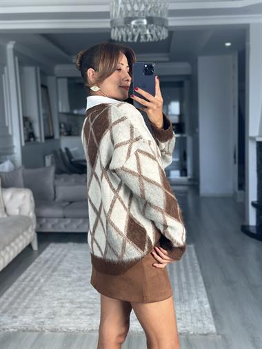 Kahverengi Baklava Desen V Yaka Şardonlu Kadın Triko Hırka 