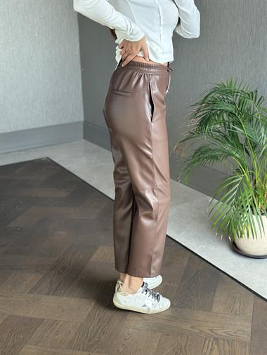 Kahverengi Beli Lastikli Düz Paça Jogger Kadın Deri Pantolon