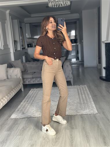 Kahverengi Bisiklet Yaka Dokulu Düğmeli Kadın Triko Hırka