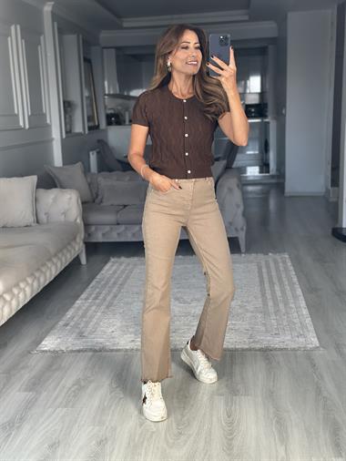 Kahverengi Bisiklet Yaka Dokulu Düğmeli Kadın Triko Hırka