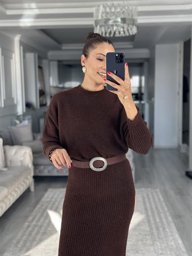 Kahverengi Bisiklet Yaka Uzun Kol Midi Boy Kadın Triko Elbise