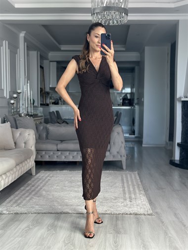 Kahverengi Burgu Detaylı V Yaka Dantel Midi Boy Kadın Elbise