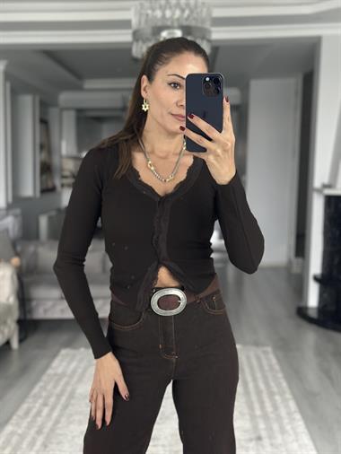 Kahverengi Dantel Şeritli V Yaka Kadın Bluz