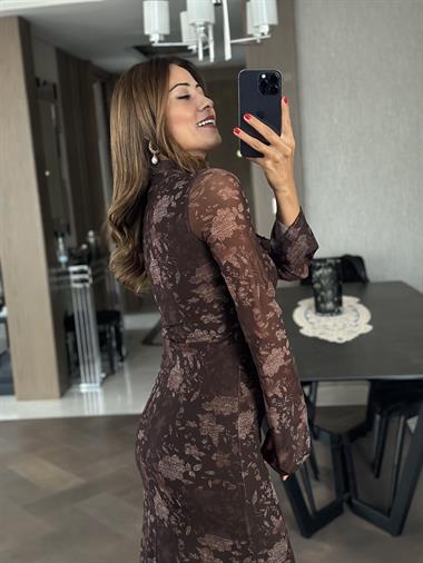 Kahverengi Desenli Yarım Balıkçı Göğsü Büzgülü Uzun Kol Tül Kadın Elbise