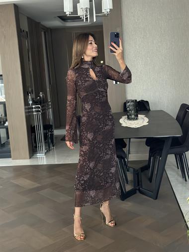 Kahverengi Desenli Yarım Balıkçı Göğsü Büzgülü Uzun Kol Tül Kadın Elbise