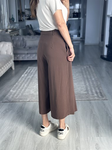 Kahverengi Etek Görünümlü Pileli Kuşaklı Kadın Pantolon