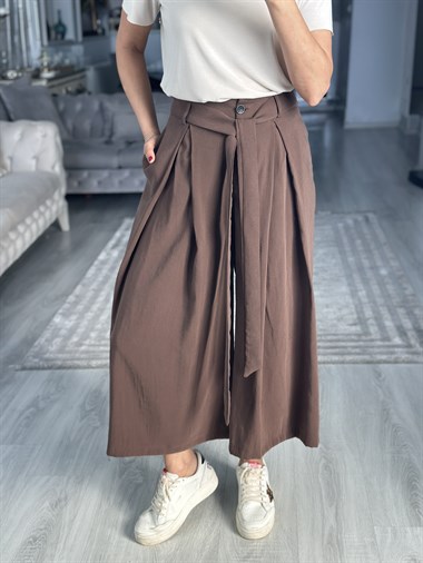 Kahverengi Etek Görünümlü Pileli Kuşaklı Kadın Pantolon