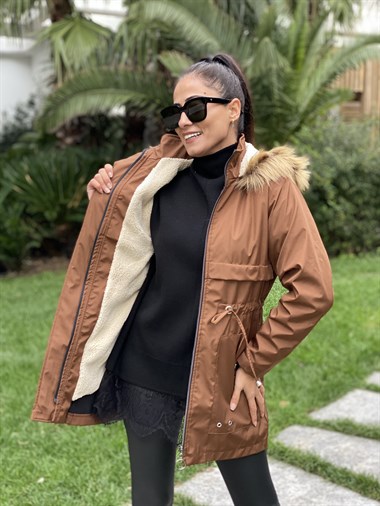 Kahverengi Kapüşonlu İçi Kürklü Bel Ayarlanabilir Kadın Mont