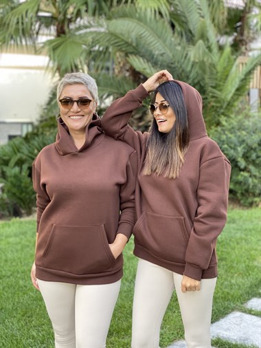 Kahverengi Kapüşonlu Üç İplik Kanguru Cep Kadın Sweatshirt