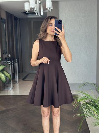 Kahverengi Kayık Yaka Sıfır Kol Cepli Kadın Mini  Kloş Elbise