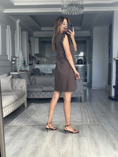 Kahverengi Kolları Fırfırlı Cepli Mini Kadın Mini Elbise 