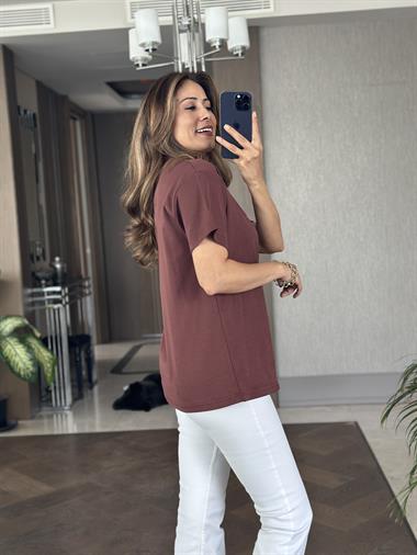 Kahverengi Kuş Taşlı Bisiklet Yaka Kısa Kol Kadın T-Shirt