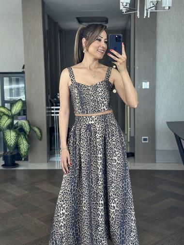 Kahverengi Leopar Arkası Gipeli Crop Bluz Etek Kadın Takım