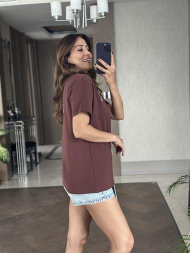 Kahverengi Logo Detaylı Bisiklet Yaka Basic Kadın T-Shirt