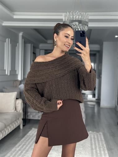 Kahverengi Madonna Yaka Saç Örgülü Triko Kadın Kazak