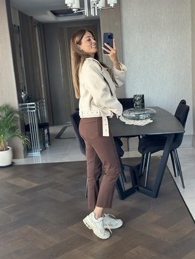 Kahverengi Marka Model Kesik Paça Boy Fit Kadın Jean Pantolon