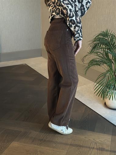 Kahverengi Marka Model Straight Fitilli Kadın Kadife Pantolon