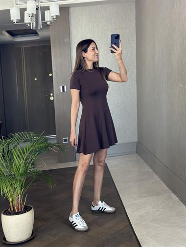 Kahverengi Modal Kısa Kol Dikiş Detay Kadın Mini  Kloş Elbise