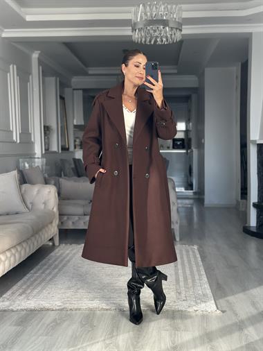 Kahverengi Omzu Apoletli Düğmeli Kadın Kaşe Kaban