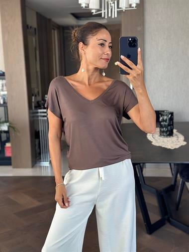 Kahverengi Ön Arka V Yaka Kısa Yarasa Kol Kadın T-Shirt