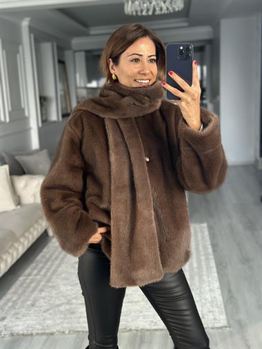 Kahverengi Önü Düğmeli Atkılı Kadın Kürk Mont