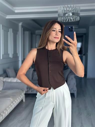 Kahverengi Sıfır Kol Düğmeli Bisiklet Yaka Kadın Yelek Bluz
