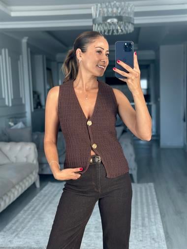 Kahverengi Sıfır Kol Gold Düğmeli Kadın Triko Yelek