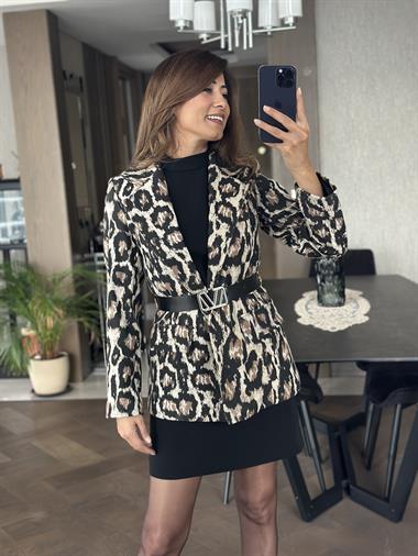 Kahverengi Siyah Leopar Desenli Kemerli Astarlı Kadın Kaşe Ceket
