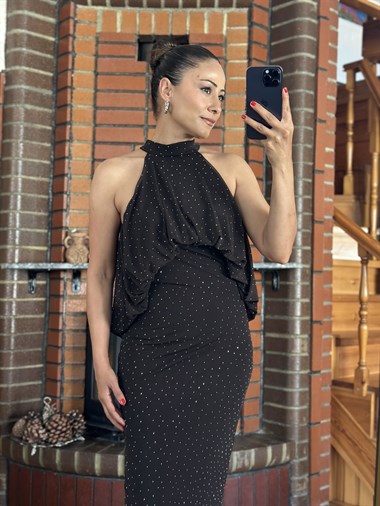 Kahverengi Taş İşlemeli Halter Yaka Tasarım Maxi Boy Kadın Elbise
