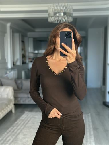 Kahverengi Yakası Boncuklu Kadın Bluz