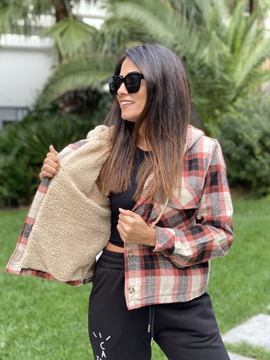 Kiremit Kapüşonlu İçi Kürklü Ekose Detay Crop Ceket