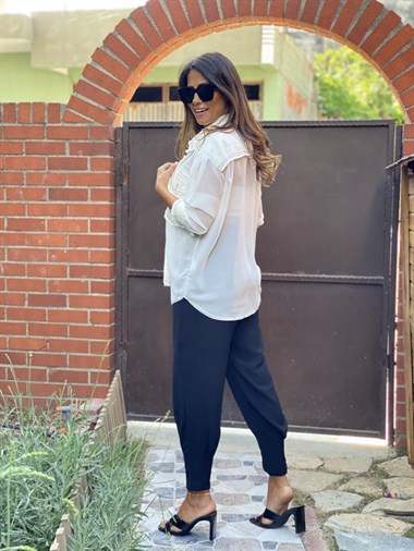 Kırık Beyaz Gabardin Garnili Şifon Kadın Gömlek